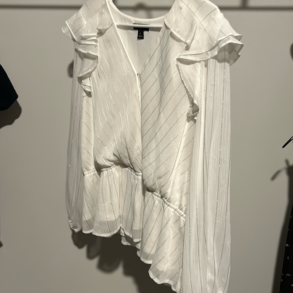 Vera Wang long sleeve top